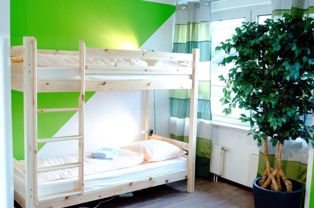 Hostel NaninaGröbenzell エクステリア 写真
